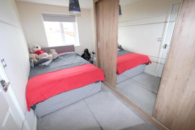 2 bed Semi-Detached to rent Image 11