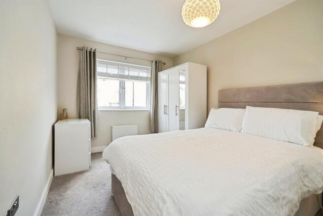 3 bed Terraced for sale Image 12