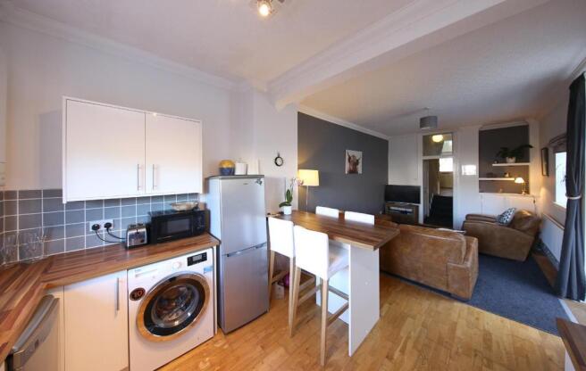 190 Llandaff Rd 2306