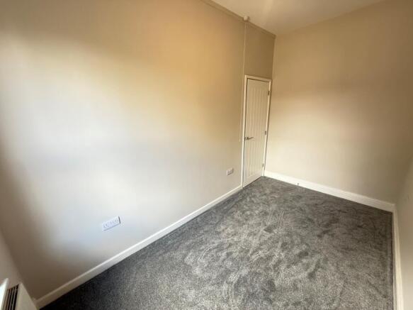 3 bed Terraced to rent Image 11
