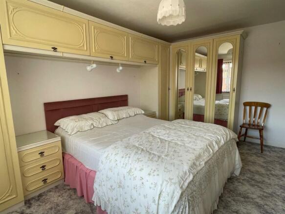 bedroom..jpg