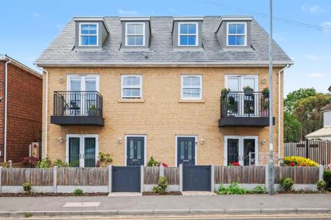 Halle Mews, Benfleet
