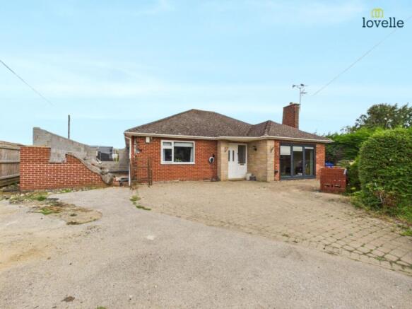 3-bed detached on Spridlington Road, Faldingworth, LN8, £299,995