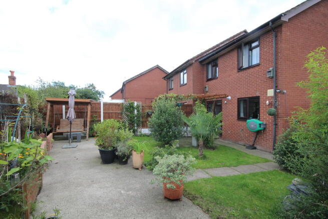 Photo 11