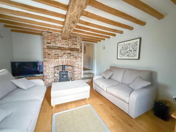 Mays Cottage PH-5.jpg