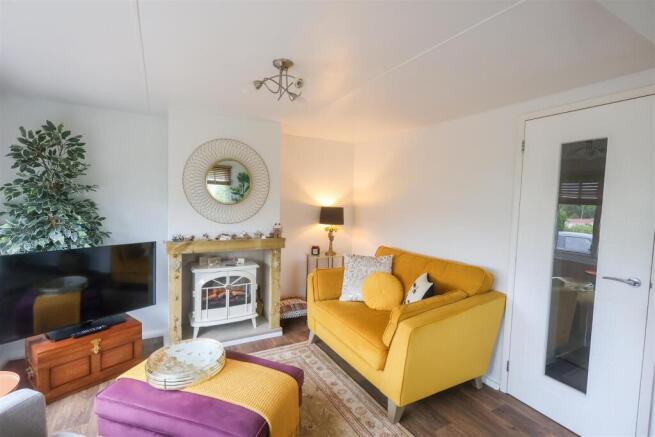 2 bed Park Home for sale Image 12