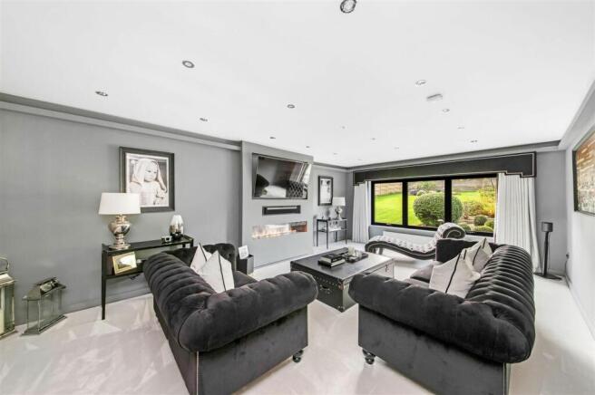 SITTING ROOM