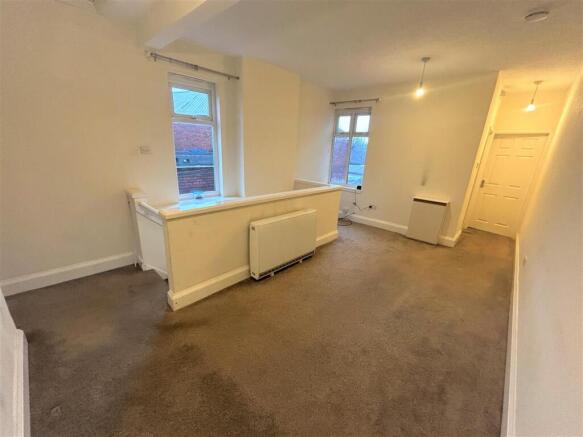 Living room 2.jpg