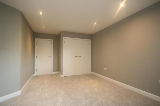 2 bed Flat to rent Image 8