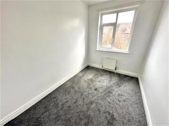 2 bed Terraced to rent Image 8