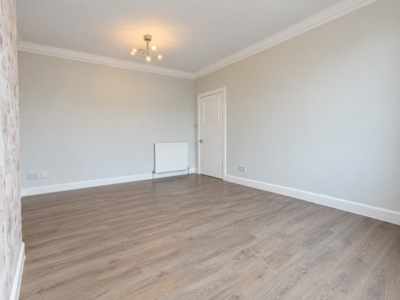 12 Muirhall Road, Larbert, Falkirk, FK5 4AP photo 4