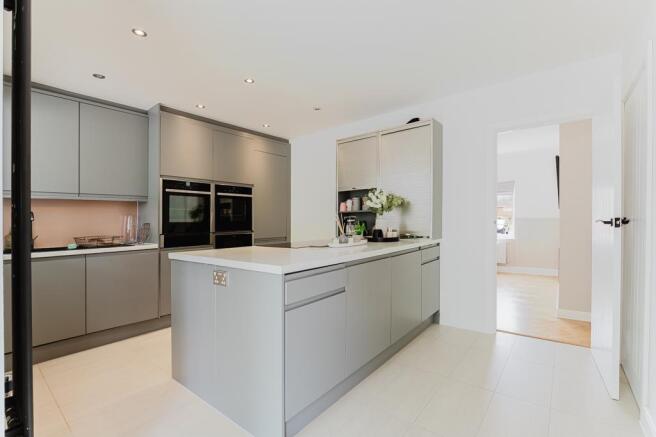 6 Regent Close, Burton Latimer-5.jpg
