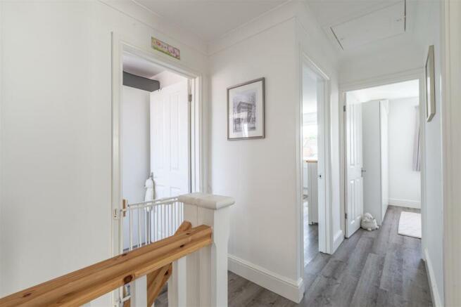 10 Pretoria Road, Chertsey, KT16 9LN - 28.jpg