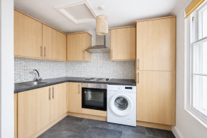 Flat 1, 237, High Street, Rochester ME1 1HQ