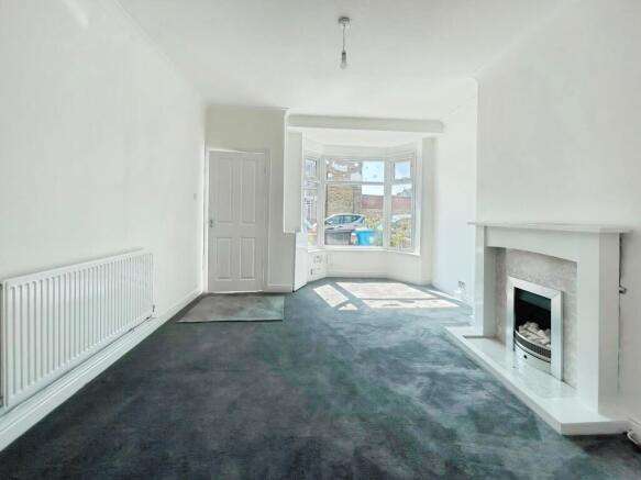 2 bed Terraced to rent Image 4