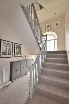 3 bed Apartment for sale Image 5