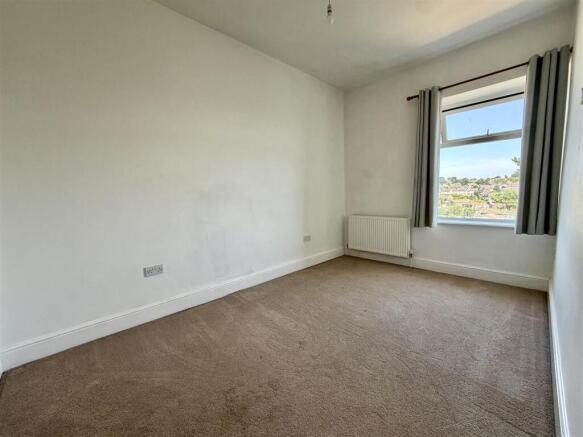 4 bed Terraced for sale Image 4