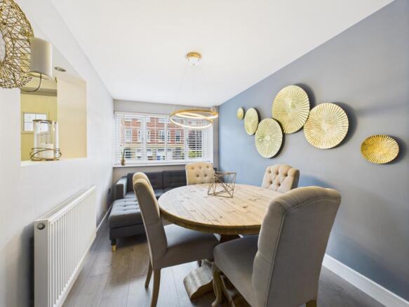 CAM03729G0-PR0079-STILL007