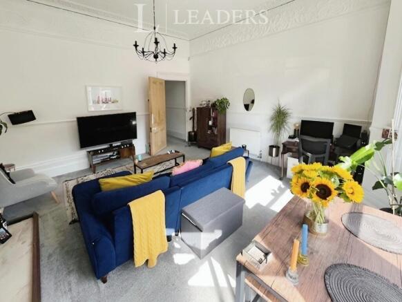 7aa15940-lounge4