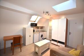 1c, Oaklands Grove, London W12 0JD