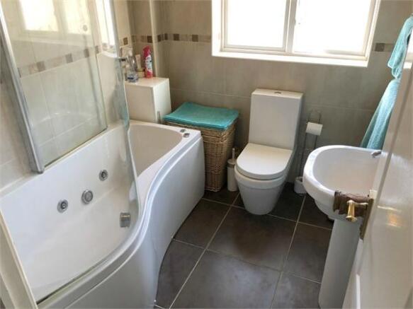 En-Suite Bathroom
