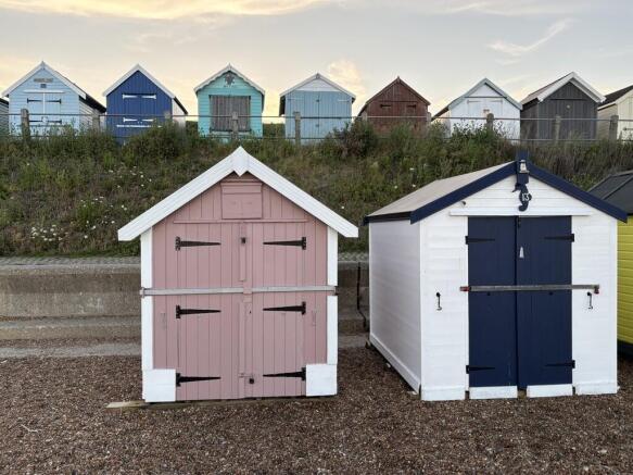 Hut font shot