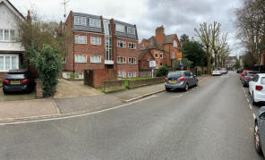 Flat 2, 109 Bletchley House, Mycenae Road, London SE3 7SP