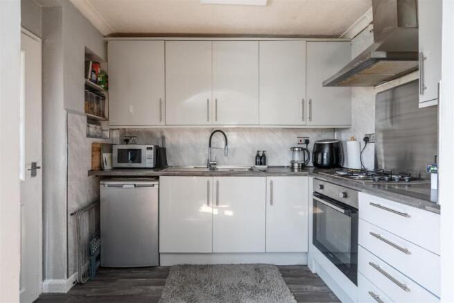 41 Silverton Crescent_5.jpg