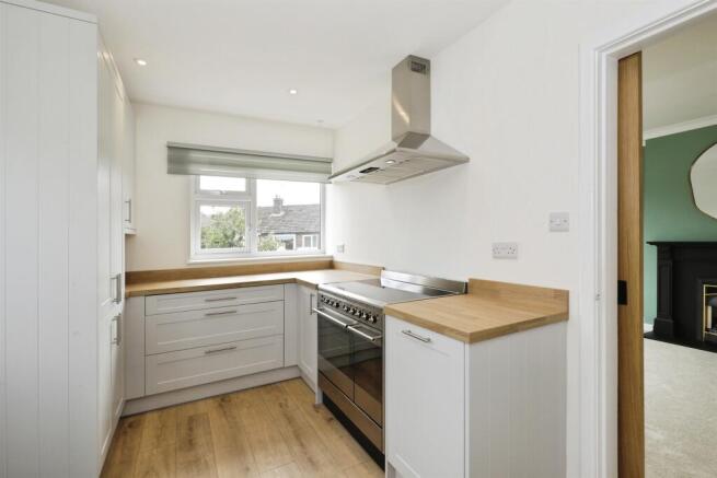 2 bed Semi-Detached Bungalow for sale Image 7