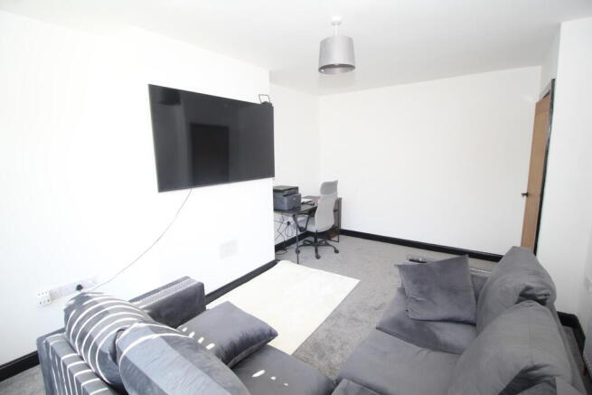 4 bed Semi-Detached for sale Image 9