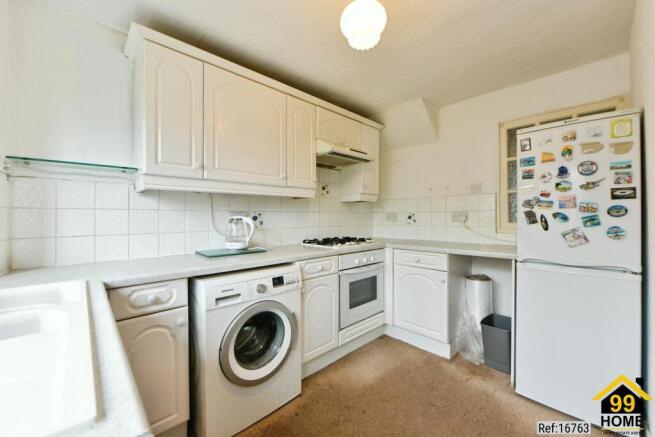 3 bed Semi-Detached for sale Image 10