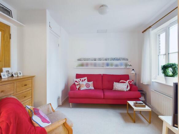 SITTING ROOM/BEDROOM 2