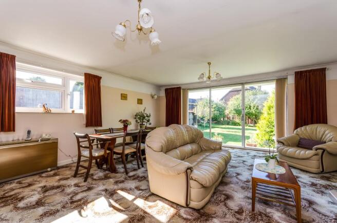 Lounge/Dining Room