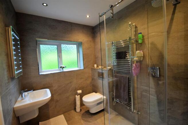 21 10 Stones Drive, HX6 4NY.JPG