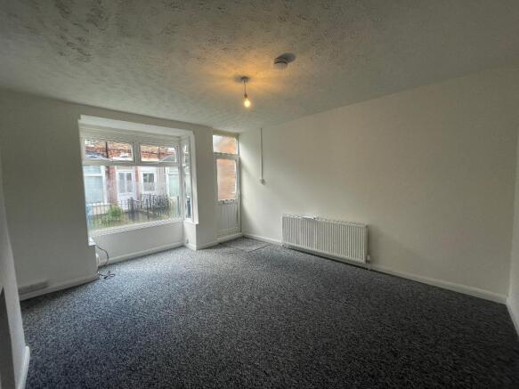 2 bed End of Terrace to rent Image 5