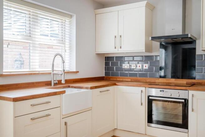 4 bed Detached for sale Image 6