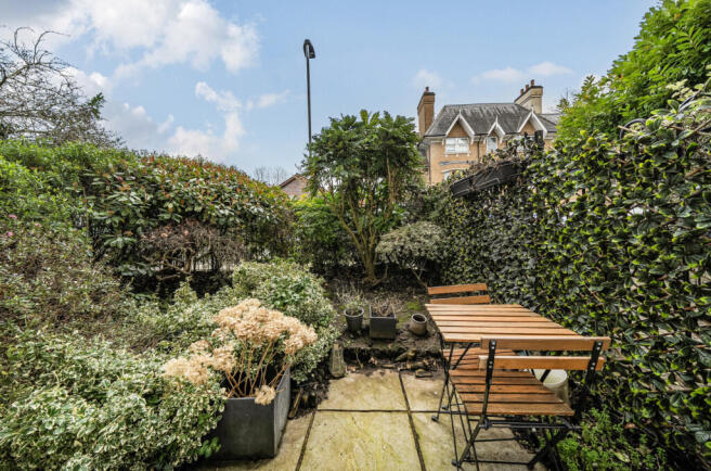 1419393-12-699c6f...