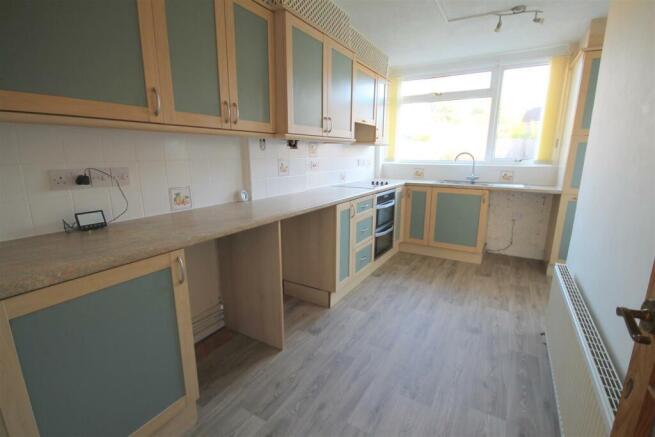 HR Kitchen a.JPG