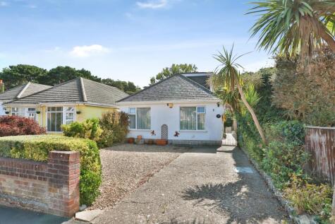 Pine Vale Crescent, BOURNEMOUTH, Dorset, BH10