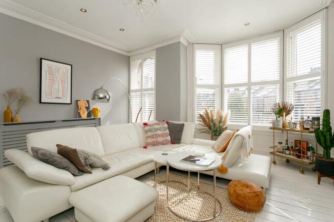 2 bed Apartment to rent Image 5