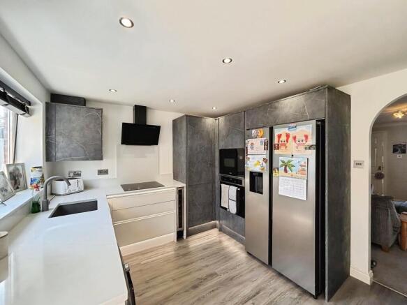 3 bed Detached for sale Image 4