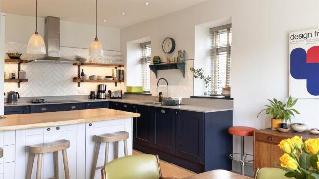 Kitchen 1.jpg