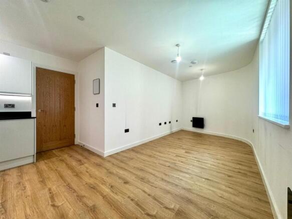 Living room pic 2.jpeg