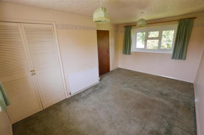 BEDROOM.jpg