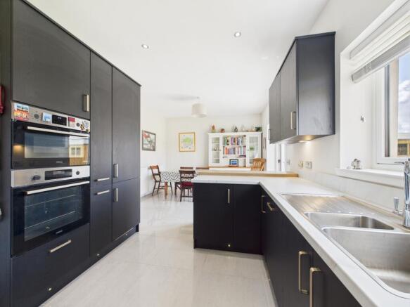 CAM03481G0-PR0111-STILL020