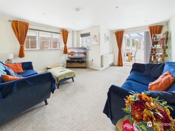 LIVING ROOM/DINING ROOM