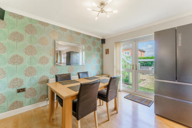 3 bed Semi-Detached for sale Image 8
