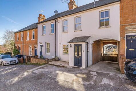 Hillside Lane, Farnham, Surrey, GU9