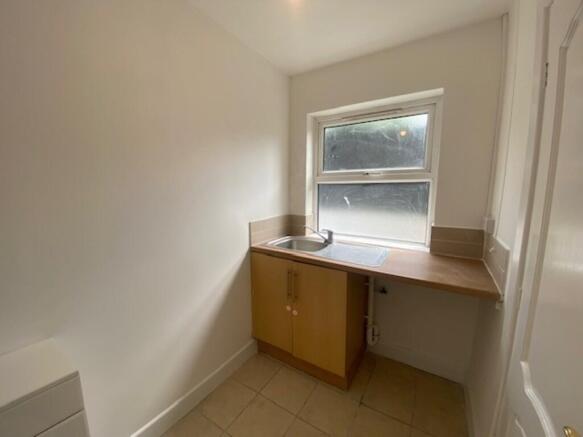 3 bed Terraced to rent Image 6