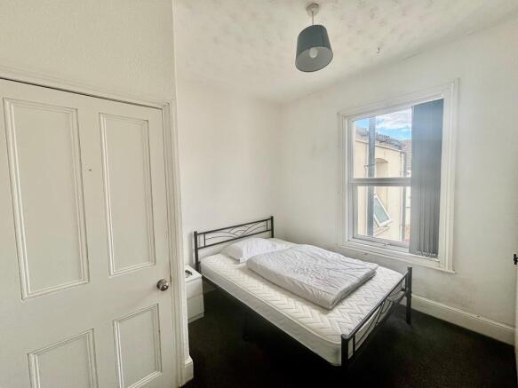1 bed House Share to rent Image 4